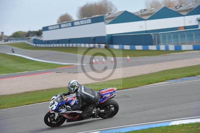 Motorcycle action photographs;donington;donington park leicestershire;donington photographs;event digital images;eventdigitalimages;no limits trackday;peter wileman photography;trackday;trackday digital images;trackday photos