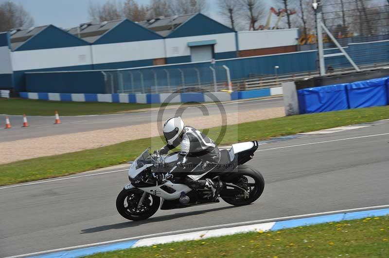 Motorcycle action photographs;donington;donington park leicestershire;donington photographs;event digital images;eventdigitalimages;no limits trackday;peter wileman photography;trackday;trackday digital images;trackday photos