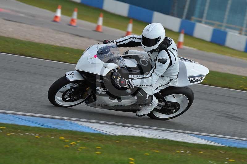 Motorcycle action photographs;donington;donington park leicestershire;donington photographs;event digital images;eventdigitalimages;no limits trackday;peter wileman photography;trackday;trackday digital images;trackday photos