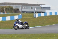 Motorcycle-action-photographs;donington;donington-park-leicestershire;donington-photographs;event-digital-images;eventdigitalimages;no-limits-trackday;peter-wileman-photography;trackday;trackday-digital-images;trackday-photos