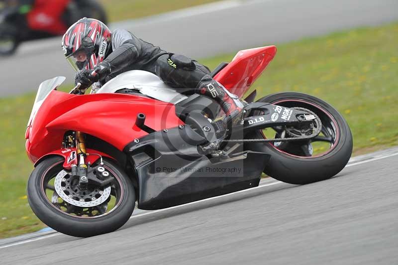 Motorcycle action photographs;donington;donington park leicestershire;donington photographs;event digital images;eventdigitalimages;no limits trackday;peter wileman photography;trackday;trackday digital images;trackday photos