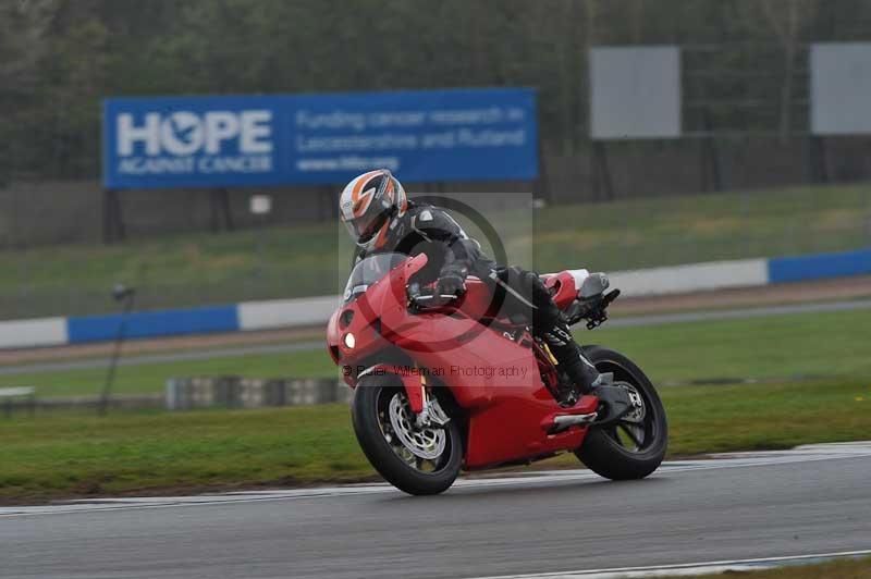 Motorcycle action photographs;donington;donington park leicestershire;donington photographs;event digital images;eventdigitalimages;no limits trackday;peter wileman photography;trackday;trackday digital images;trackday photos