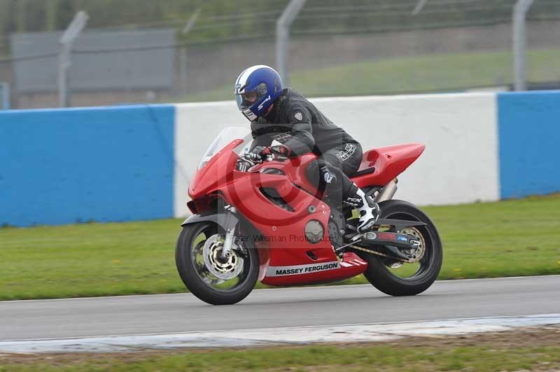 Motorcycle action photographs;donington;donington park leicestershire;donington photographs;event digital images;eventdigitalimages;no limits trackday;peter wileman photography;trackday;trackday digital images;trackday photos