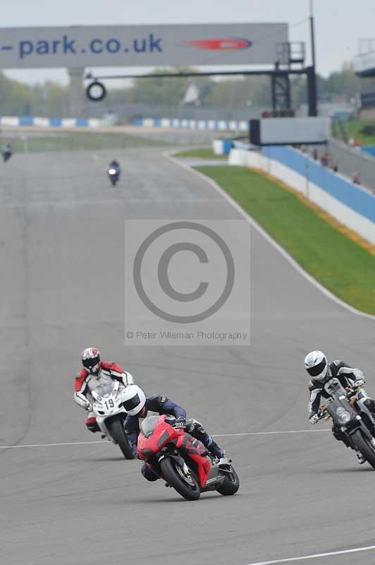Motorcycle action photographs;donington;donington park leicestershire;donington photographs;event digital images;eventdigitalimages;no limits trackday;peter wileman photography;trackday;trackday digital images;trackday photos