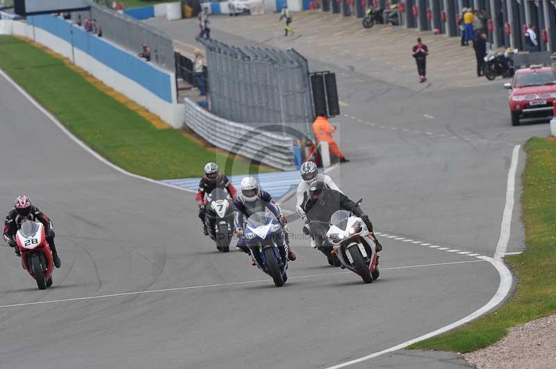 Motorcycle action photographs;donington;donington park leicestershire;donington photographs;event digital images;eventdigitalimages;no limits trackday;peter wileman photography;trackday;trackday digital images;trackday photos