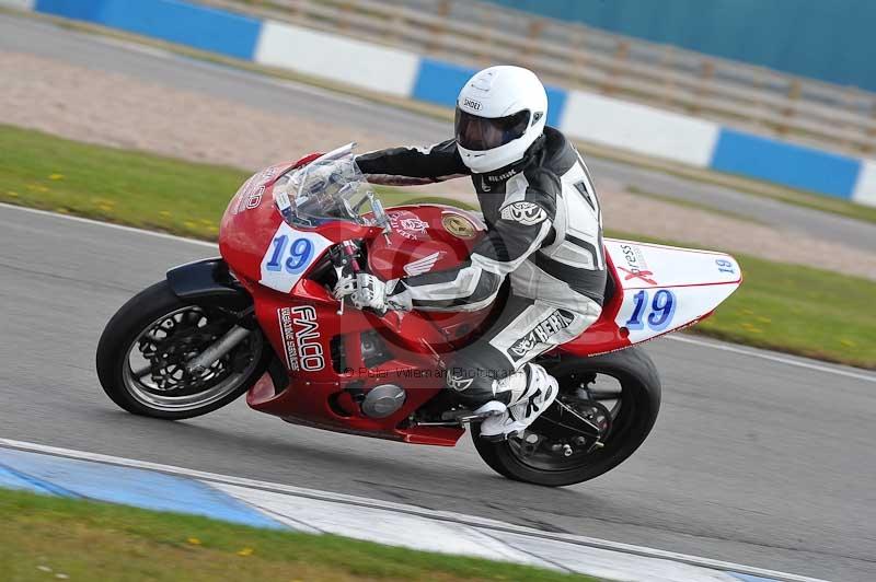 Motorcycle action photographs;donington;donington park leicestershire;donington photographs;event digital images;eventdigitalimages;no limits trackday;peter wileman photography;trackday;trackday digital images;trackday photos