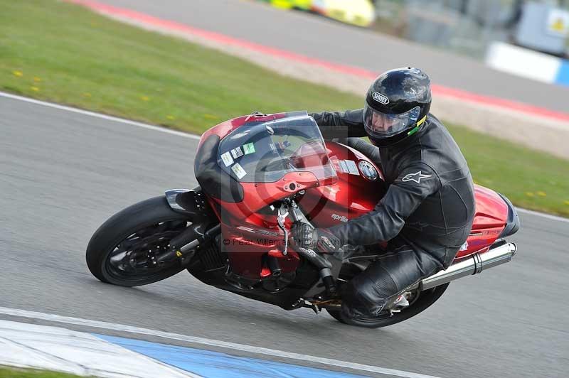 Motorcycle action photographs;donington;donington park leicestershire;donington photographs;event digital images;eventdigitalimages;no limits trackday;peter wileman photography;trackday;trackday digital images;trackday photos