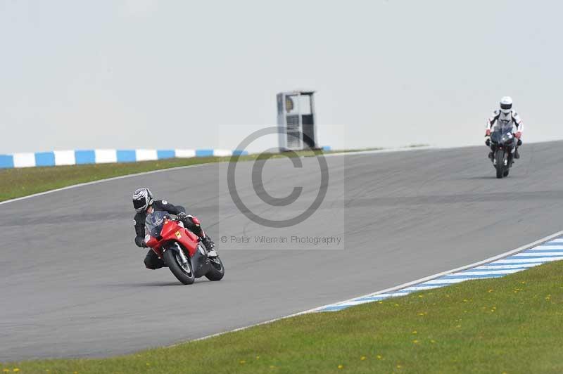 Motorcycle action photographs;donington;donington park leicestershire;donington photographs;event digital images;eventdigitalimages;no limits trackday;peter wileman photography;trackday;trackday digital images;trackday photos