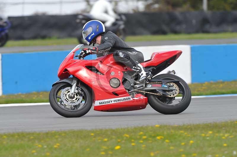 Motorcycle action photographs;donington;donington park leicestershire;donington photographs;event digital images;eventdigitalimages;no limits trackday;peter wileman photography;trackday;trackday digital images;trackday photos