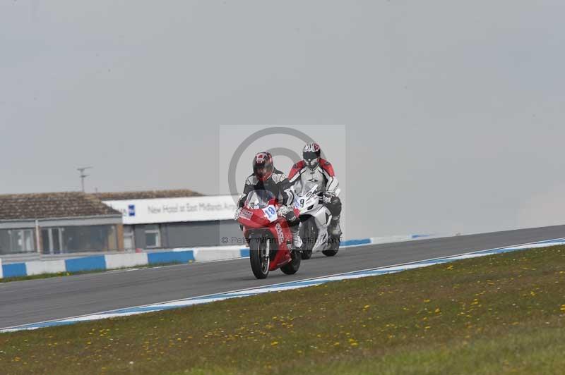 Motorcycle action photographs;donington;donington park leicestershire;donington photographs;event digital images;eventdigitalimages;no limits trackday;peter wileman photography;trackday;trackday digital images;trackday photos