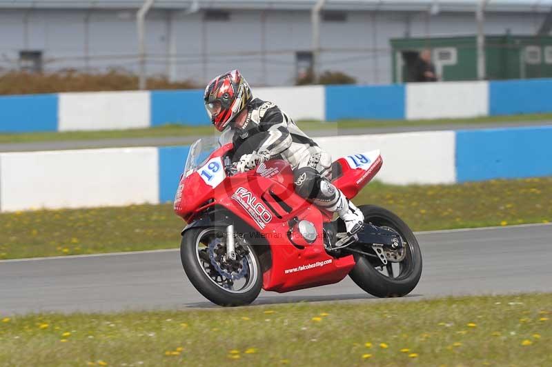 Motorcycle action photographs;donington;donington park leicestershire;donington photographs;event digital images;eventdigitalimages;no limits trackday;peter wileman photography;trackday;trackday digital images;trackday photos