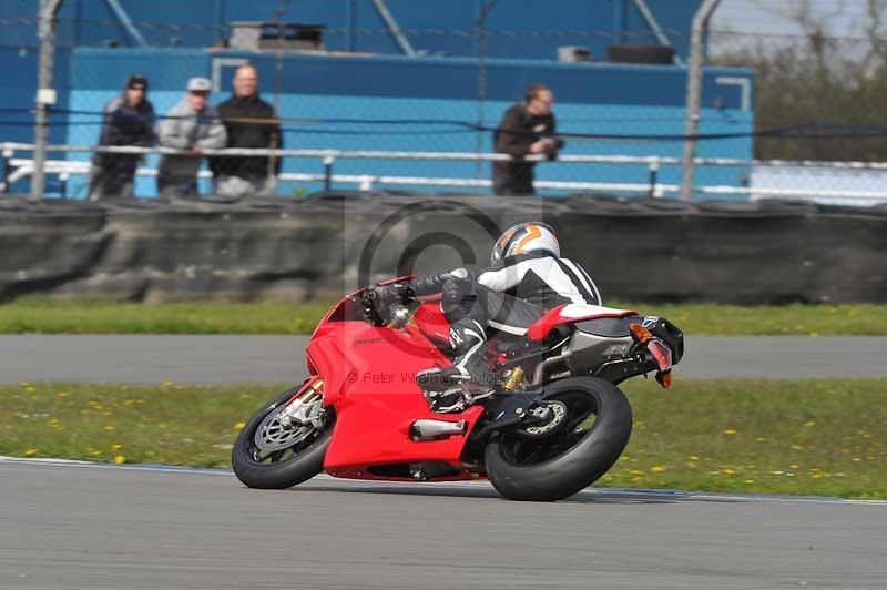 Motorcycle action photographs;donington;donington park leicestershire;donington photographs;event digital images;eventdigitalimages;no limits trackday;peter wileman photography;trackday;trackday digital images;trackday photos