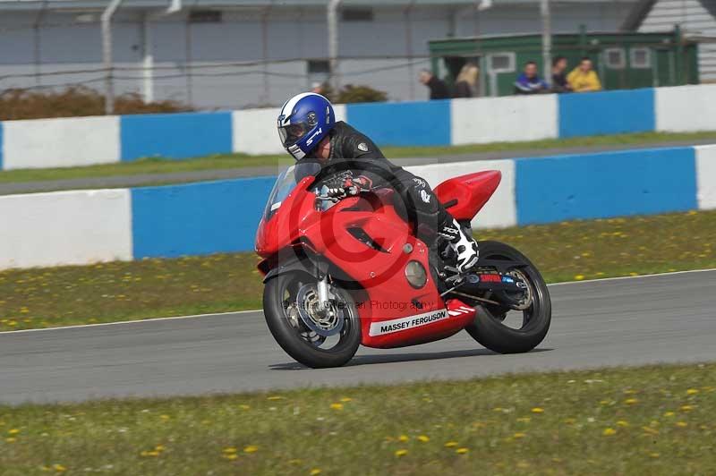 Motorcycle action photographs;donington;donington park leicestershire;donington photographs;event digital images;eventdigitalimages;no limits trackday;peter wileman photography;trackday;trackday digital images;trackday photos