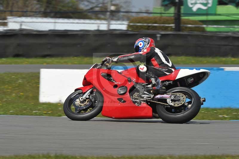 Motorcycle action photographs;donington;donington park leicestershire;donington photographs;event digital images;eventdigitalimages;no limits trackday;peter wileman photography;trackday;trackday digital images;trackday photos