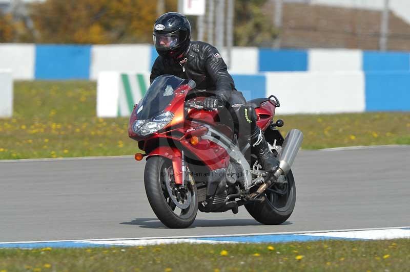 Motorcycle action photographs;donington;donington park leicestershire;donington photographs;event digital images;eventdigitalimages;no limits trackday;peter wileman photography;trackday;trackday digital images;trackday photos