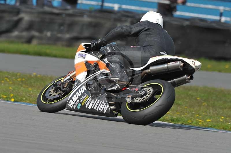 Motorcycle action photographs;donington;donington park leicestershire;donington photographs;event digital images;eventdigitalimages;no limits trackday;peter wileman photography;trackday;trackday digital images;trackday photos