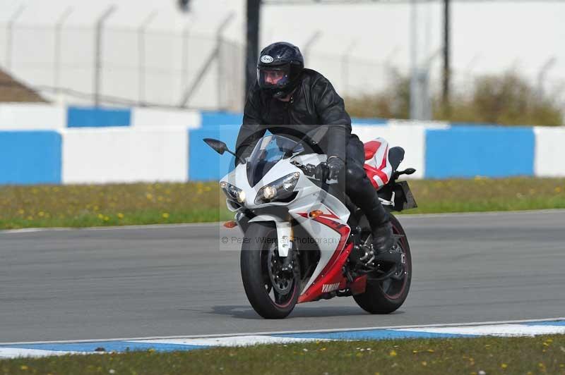 Motorcycle action photographs;donington;donington park leicestershire;donington photographs;event digital images;eventdigitalimages;no limits trackday;peter wileman photography;trackday;trackday digital images;trackday photos