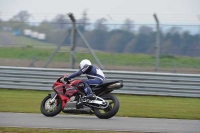 Motorcycle-action-photographs;donington;donington-park-leicestershire;donington-photographs;event-digital-images;eventdigitalimages;no-limits-trackday;peter-wileman-photography;trackday;trackday-digital-images;trackday-photos