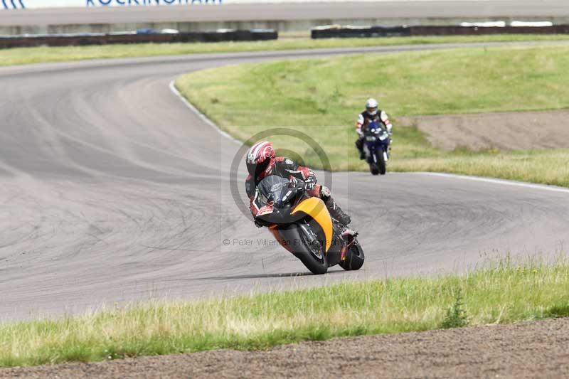 Rockingham no limits trackday;enduro digital images;event digital images;eventdigitalimages;no limits trackdays;peter wileman photography;racing digital images;rockingham raceway northamptonshire;rockingham trackday photographs;trackday digital images;trackday photos