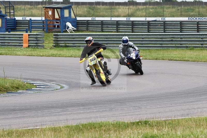 Rockingham no limits trackday;enduro digital images;event digital images;eventdigitalimages;no limits trackdays;peter wileman photography;racing digital images;rockingham raceway northamptonshire;rockingham trackday photographs;trackday digital images;trackday photos