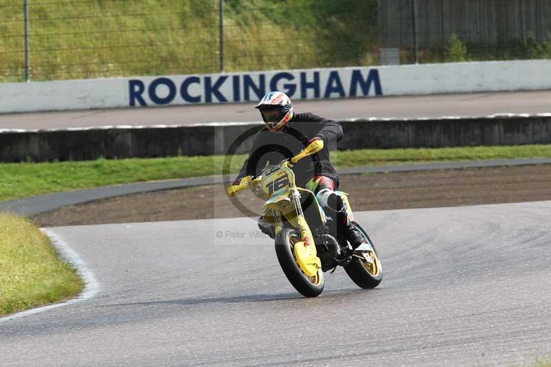 Rockingham no limits trackday;enduro digital images;event digital images;eventdigitalimages;no limits trackdays;peter wileman photography;racing digital images;rockingham raceway northamptonshire;rockingham trackday photographs;trackday digital images;trackday photos