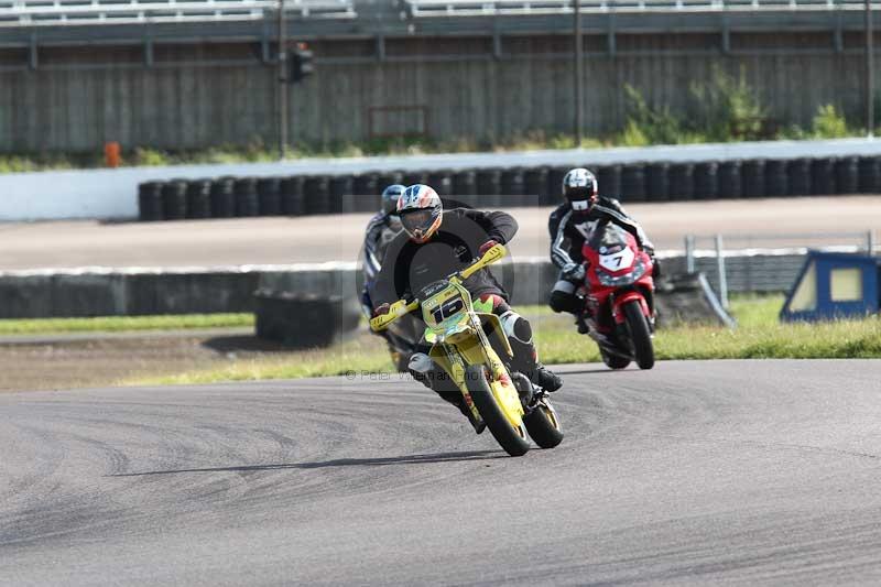 Rockingham no limits trackday;enduro digital images;event digital images;eventdigitalimages;no limits trackdays;peter wileman photography;racing digital images;rockingham raceway northamptonshire;rockingham trackday photographs;trackday digital images;trackday photos