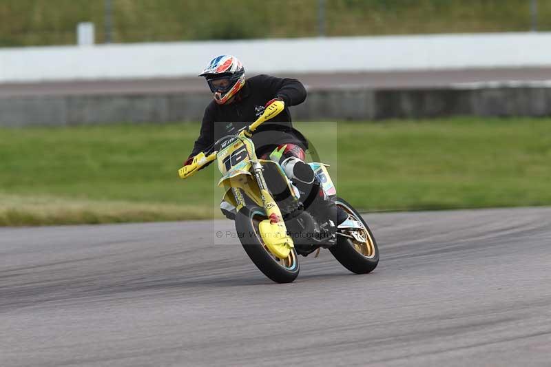 Rockingham no limits trackday;enduro digital images;event digital images;eventdigitalimages;no limits trackdays;peter wileman photography;racing digital images;rockingham raceway northamptonshire;rockingham trackday photographs;trackday digital images;trackday photos
