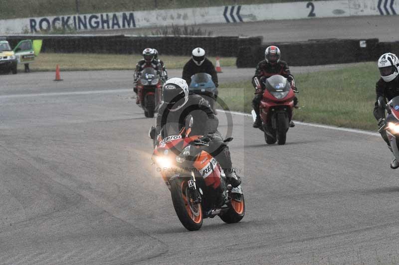 Rockingham no limits trackday;enduro digital images;event digital images;eventdigitalimages;no limits trackdays;peter wileman photography;racing digital images;rockingham raceway northamptonshire;rockingham trackday photographs;trackday digital images;trackday photos