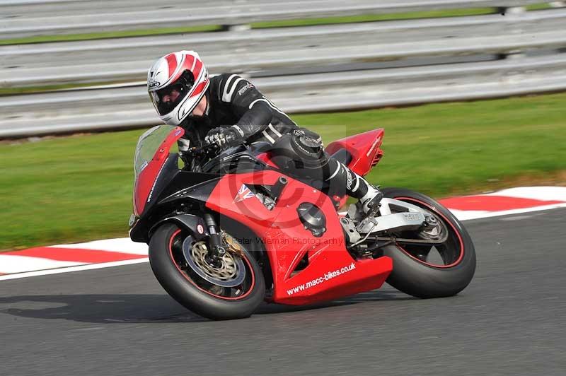enduro digital images;event digital images;eventdigitalimages;no limits trackdays;oulton no limits trackday;oulton park cheshire;oulton trackday photographs;peter wileman photography;racing digital images;trackday digital images;trackday photos