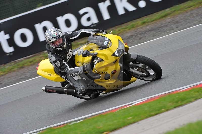 enduro digital images;event digital images;eventdigitalimages;no limits trackdays;oulton no limits trackday;oulton park cheshire;oulton trackday photographs;peter wileman photography;racing digital images;trackday digital images;trackday photos