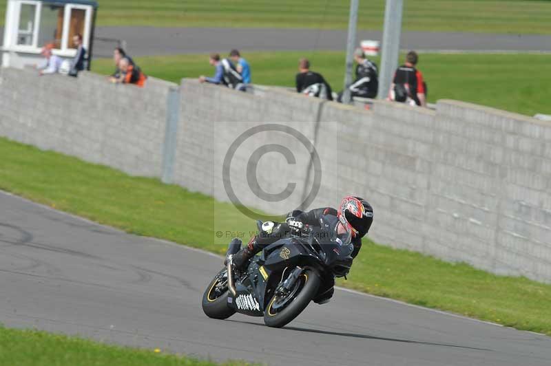 Motorcycle action photographs;anglesey circuit;anglesey trackday photographs;event digital images;eventdigitalimages;no limits trackday;oulton park circuit cheshire;peter wileman photography;trackday;trackday digital images;trackday photos;ty croes circuit wales