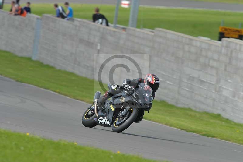 Motorcycle action photographs;anglesey circuit;anglesey trackday photographs;event digital images;eventdigitalimages;no limits trackday;oulton park circuit cheshire;peter wileman photography;trackday;trackday digital images;trackday photos;ty croes circuit wales