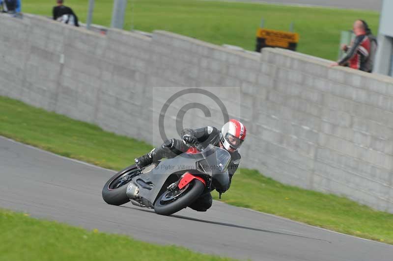 Motorcycle action photographs;anglesey circuit;anglesey trackday photographs;event digital images;eventdigitalimages;no limits trackday;oulton park circuit cheshire;peter wileman photography;trackday;trackday digital images;trackday photos;ty croes circuit wales