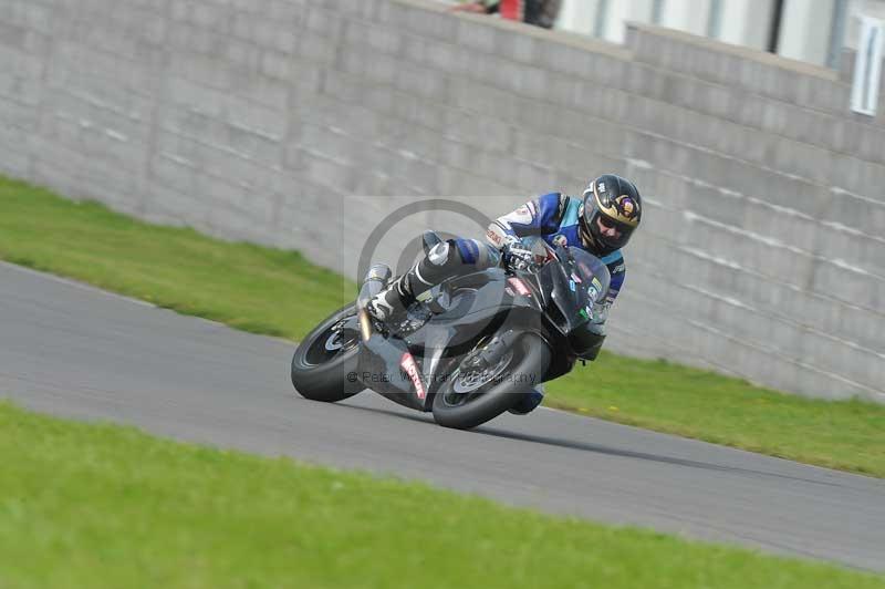 Motorcycle action photographs;anglesey circuit;anglesey trackday photographs;event digital images;eventdigitalimages;no limits trackday;oulton park circuit cheshire;peter wileman photography;trackday;trackday digital images;trackday photos;ty croes circuit wales