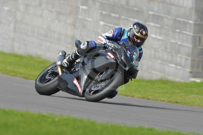 Motorcycle action photographs;anglesey circuit;anglesey trackday photographs;event digital images;eventdigitalimages;no limits trackday;oulton park circuit cheshire;peter wileman photography;trackday;trackday digital images;trackday photos;ty croes circuit wales