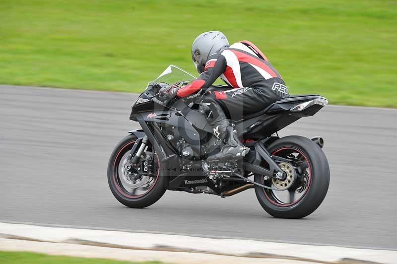 Motorcycle action photographs;anglesey circuit;anglesey trackday photographs;event digital images;eventdigitalimages;no limits trackday;oulton park circuit cheshire;peter wileman photography;trackday;trackday digital images;trackday photos;ty croes circuit wales