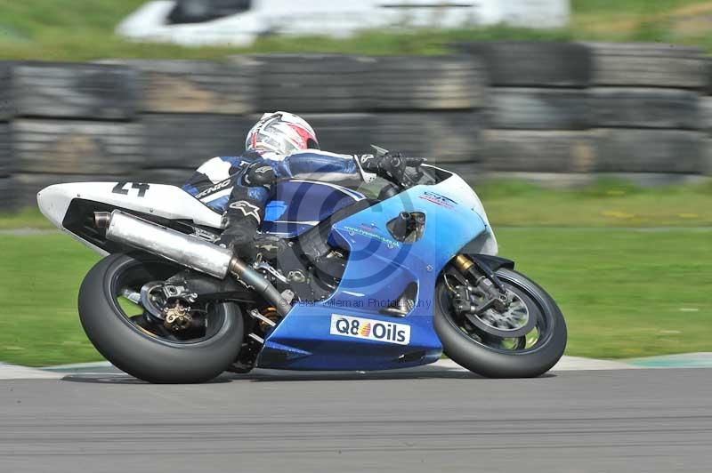 Motorcycle action photographs;anglesey circuit;anglesey trackday photographs;event digital images;eventdigitalimages;no limits trackday;oulton park circuit cheshire;peter wileman photography;trackday;trackday digital images;trackday photos;ty croes circuit wales