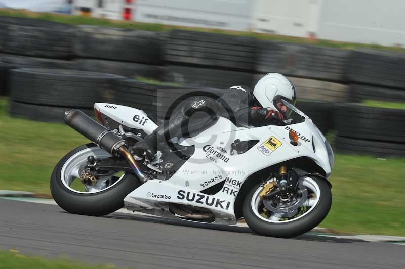 Motorcycle action photographs;anglesey circuit;anglesey trackday photographs;event digital images;eventdigitalimages;no limits trackday;oulton park circuit cheshire;peter wileman photography;trackday;trackday digital images;trackday photos;ty croes circuit wales