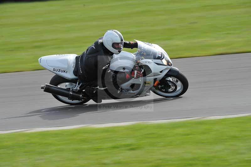 Motorcycle action photographs;anglesey circuit;anglesey trackday photographs;event digital images;eventdigitalimages;no limits trackday;oulton park circuit cheshire;peter wileman photography;trackday;trackday digital images;trackday photos;ty croes circuit wales