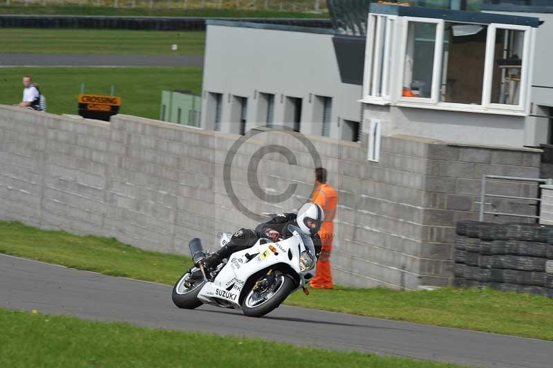 Motorcycle action photographs;anglesey circuit;anglesey trackday photographs;event digital images;eventdigitalimages;no limits trackday;oulton park circuit cheshire;peter wileman photography;trackday;trackday digital images;trackday photos;ty croes circuit wales