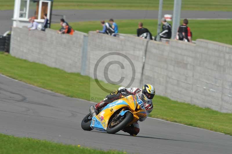 Motorcycle action photographs;anglesey circuit;anglesey trackday photographs;event digital images;eventdigitalimages;no limits trackday;oulton park circuit cheshire;peter wileman photography;trackday;trackday digital images;trackday photos;ty croes circuit wales