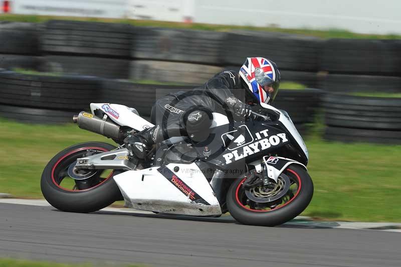 Motorcycle action photographs;anglesey circuit;anglesey trackday photographs;event digital images;eventdigitalimages;no limits trackday;oulton park circuit cheshire;peter wileman photography;trackday;trackday digital images;trackday photos;ty croes circuit wales