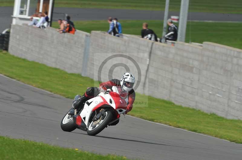 Motorcycle action photographs;anglesey circuit;anglesey trackday photographs;event digital images;eventdigitalimages;no limits trackday;oulton park circuit cheshire;peter wileman photography;trackday;trackday digital images;trackday photos;ty croes circuit wales