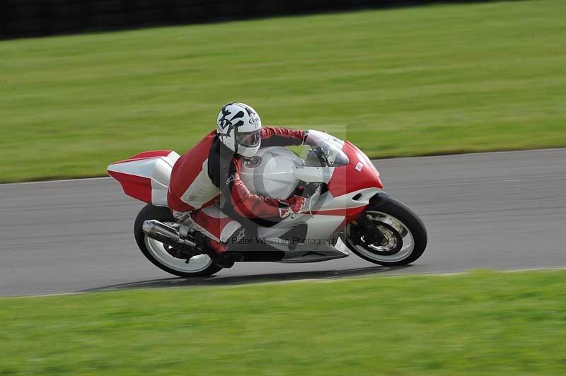 Motorcycle action photographs;anglesey circuit;anglesey trackday photographs;event digital images;eventdigitalimages;no limits trackday;oulton park circuit cheshire;peter wileman photography;trackday;trackday digital images;trackday photos;ty croes circuit wales