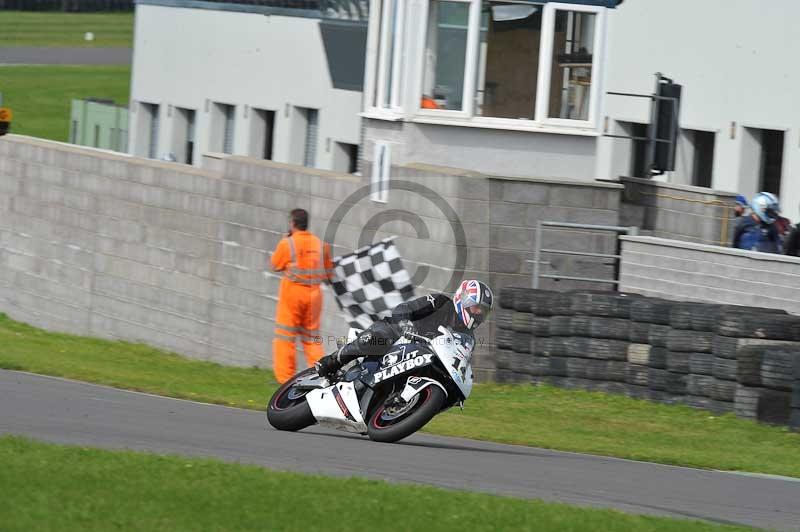 Motorcycle action photographs;anglesey circuit;anglesey trackday photographs;event digital images;eventdigitalimages;no limits trackday;oulton park circuit cheshire;peter wileman photography;trackday;trackday digital images;trackday photos;ty croes circuit wales