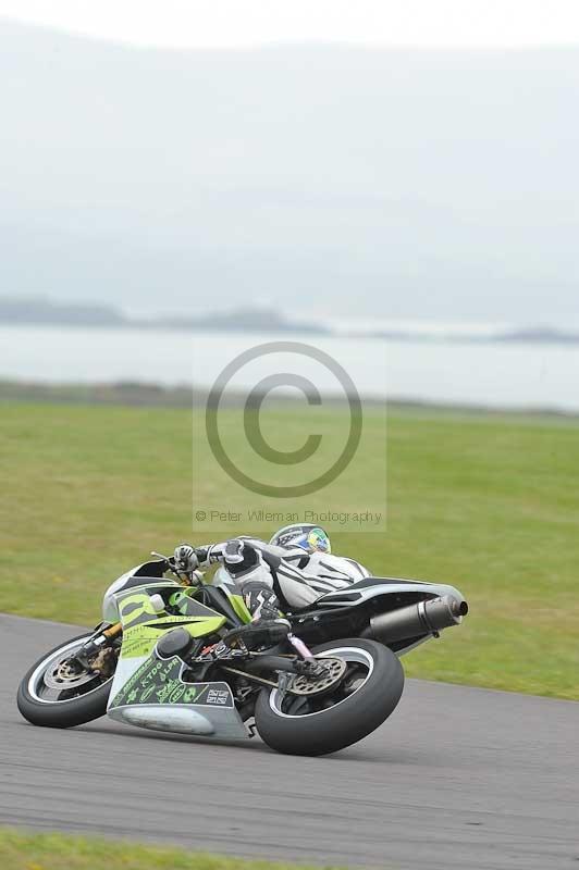 Motorcycle action photographs;anglesey circuit;anglesey trackday photographs;event digital images;eventdigitalimages;no limits trackday;oulton park circuit cheshire;peter wileman photography;trackday;trackday digital images;trackday photos;ty croes circuit wales