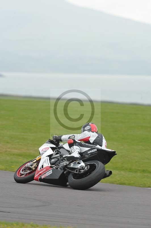 Motorcycle action photographs;anglesey circuit;anglesey trackday photographs;event digital images;eventdigitalimages;no limits trackday;oulton park circuit cheshire;peter wileman photography;trackday;trackday digital images;trackday photos;ty croes circuit wales
