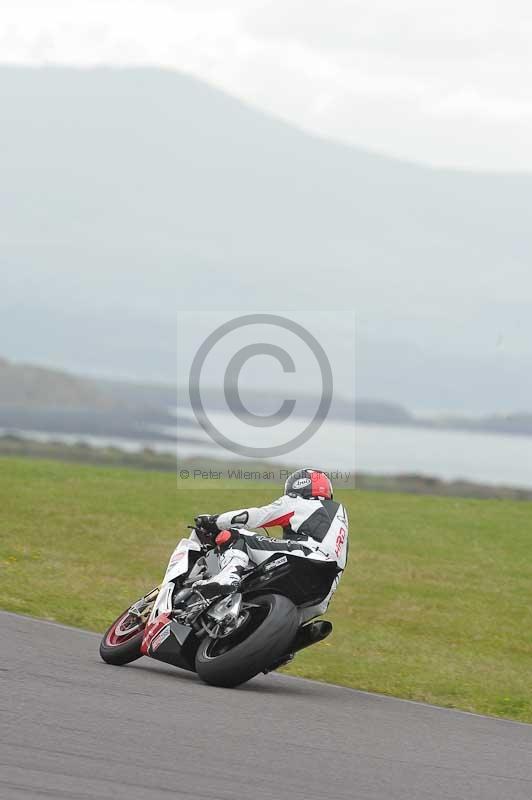 Motorcycle action photographs;anglesey circuit;anglesey trackday photographs;event digital images;eventdigitalimages;no limits trackday;oulton park circuit cheshire;peter wileman photography;trackday;trackday digital images;trackday photos;ty croes circuit wales