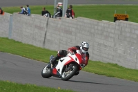 Motorcycle-action-photographs;anglesey-circuit;anglesey-trackday-photographs;event-digital-images;eventdigitalimages;no-limits-trackday;oulton-park-circuit-cheshire;peter-wileman-photography;trackday;trackday-digital-images;trackday-photos;ty-croes-circuit-wales