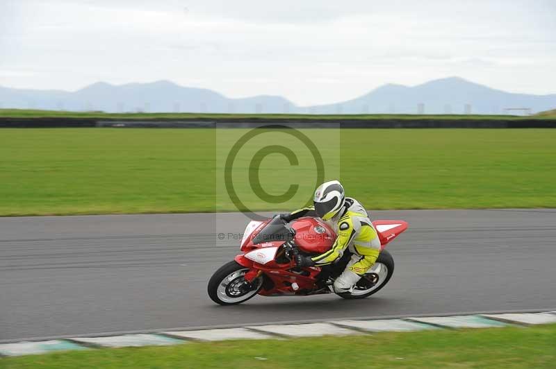 Motorcycle action photographs;anglesey circuit;anglesey trackday photographs;event digital images;eventdigitalimages;no limits trackday;oulton park circuit cheshire;peter wileman photography;trackday;trackday digital images;trackday photos;ty croes circuit wales